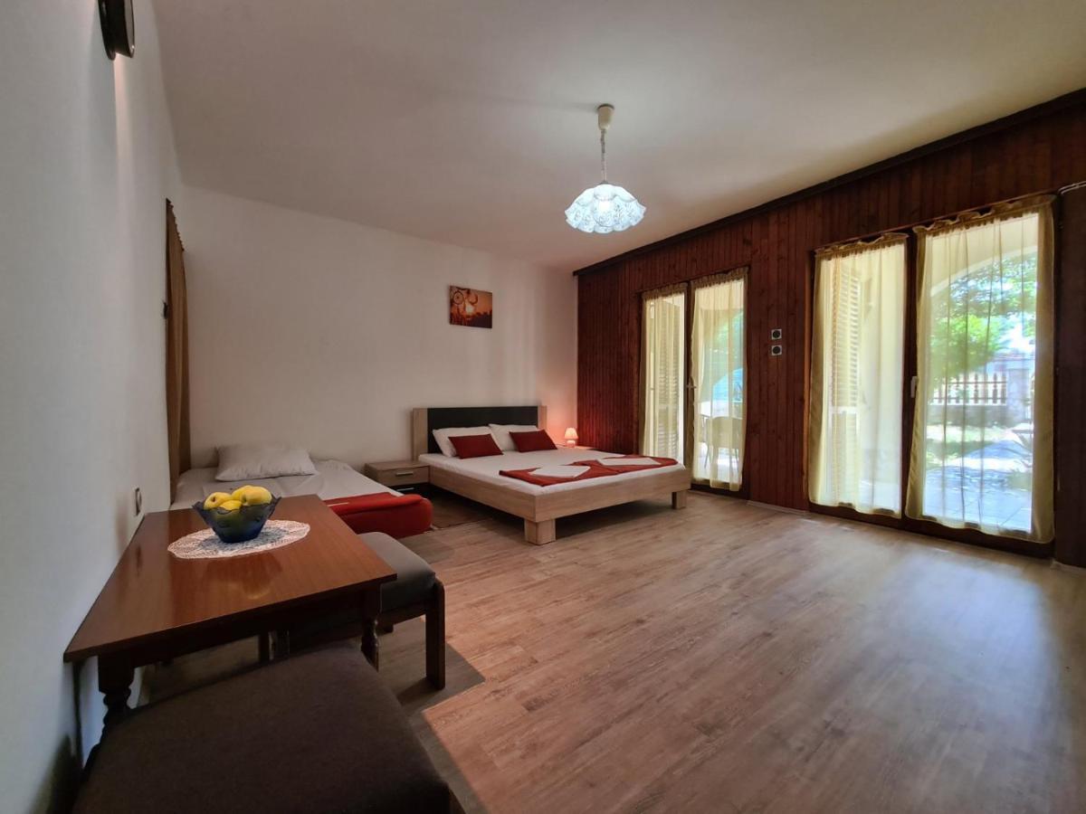Apartments Zlatko 1397 Stinjan ภายนอก รูปภาพ